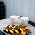 Byron Luxury * Éjo