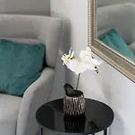 아파트 Byron Luxury 아이기오
