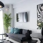 Byron Luxury Éjo