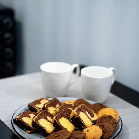 Byron Luxury * Aigio