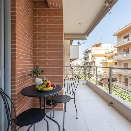 Apartment Byron Luxury Aigio