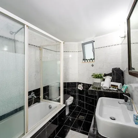 Lejlighed Byron Luxury Aigio