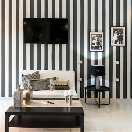 Byron Luxury * Aigio