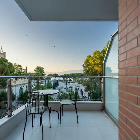 Byron Luxury