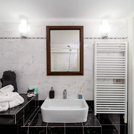Byron Luxury