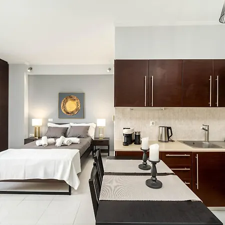 Byron Luxury * Aigio