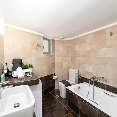 Byron Luxury Lägenhet