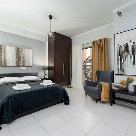 Byron Luxury Apartment Aigio