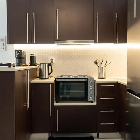 Byron Luxury * Aigio