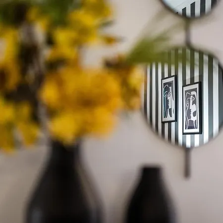 Byron Luxury * Aigio