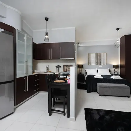 Byron Luxury * Aigio