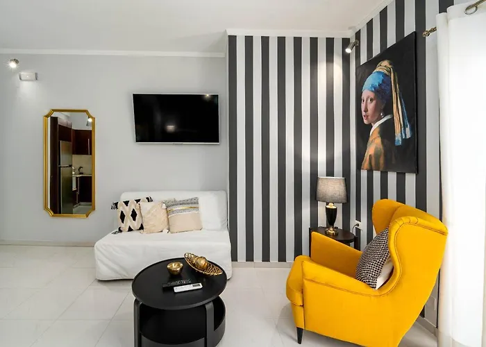 Byron Luxury Lejlighed Aigio