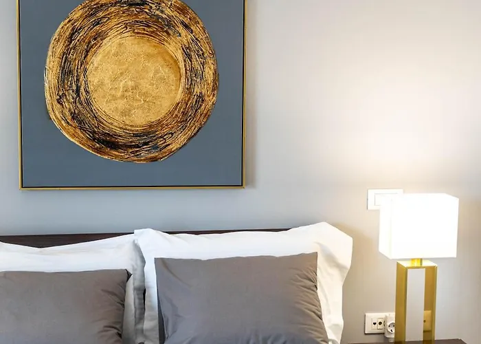 Byron Luxury * Aigio