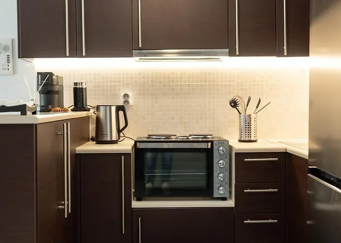 Byron Luxury * Aigio