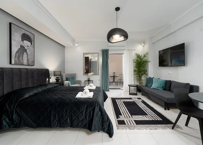 Byron Luxury * Aigio