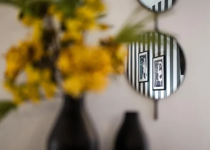 Byron Luxury * آيجيون