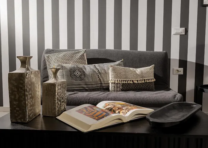 Byron Luxury آيجيون