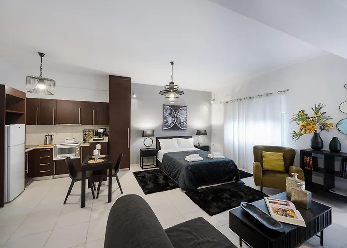 Byron Luxury Lejlighed Aigio