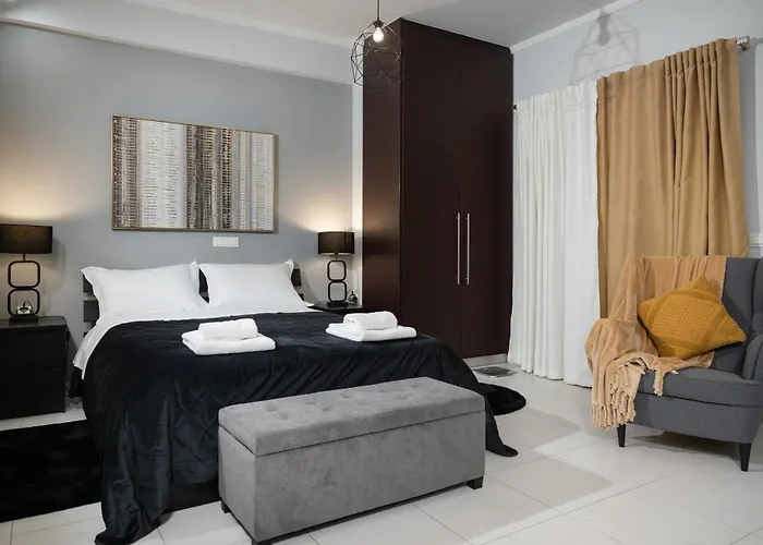 Byron Luxury * Aigio