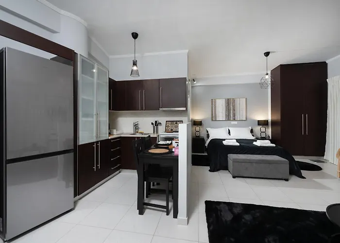 Byron Luxury * Aigio